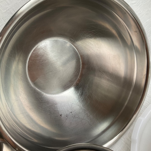 Cuisinart Set of 3 Mixing Bowls With Lids Stainless Steel (CTG-00-SMBC) - Picture 9 of 11